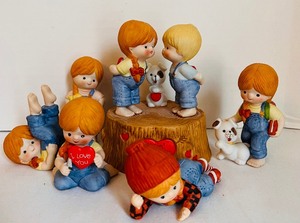 lot 347 image: Adorable Vintage Enesco Figurines