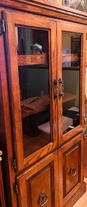 lot 449 image: Vintage Wooden China Cabinet