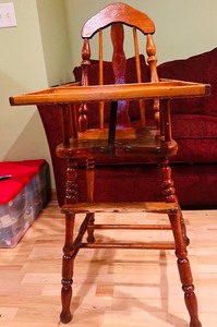 lot 464 image: Vintage Wooden High Chair