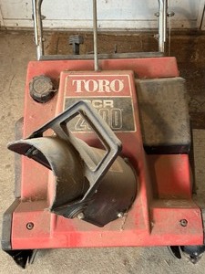 lot 501 image: Toro CCR 2000 Snowblower