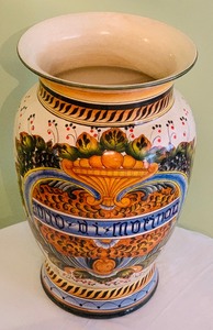lot 276 image: Pretty Large Colorful Vase