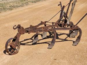 lot 476 image: Vintage Plow Implementation