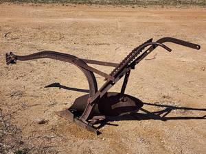 lot 470 image: Vintage Cast Iron Horse Plow