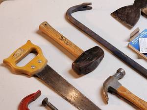 lot 492 image: Assorted Hand Tools