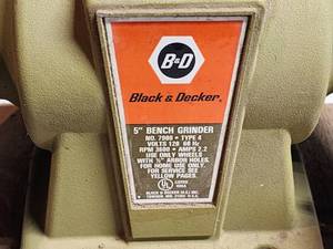 lot 536 image: Small 5 Black & Decker Grinder