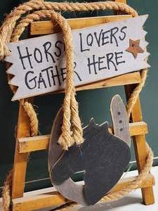 lot 542 image: Wooden Decor Horse Sign