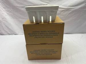 lot 290 image: 2x Avon Ceramic Berry ContainerHolder-White