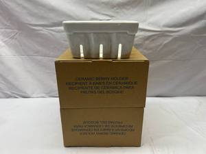 lot 291 image: 2x Avon Ceramic Berry ContainerHolder-White