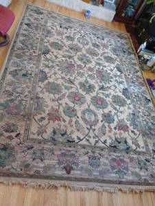 lot 1 image: 11x8 Large Area Rug w Under Pad