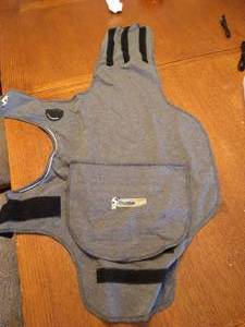 lot 20 image: Like New Thunder Shirt for Dogs