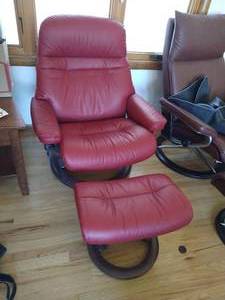 lot 23 image: Norwegian Stressless Red Leather Recliner & Ottoman Chair