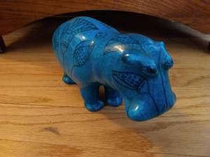 lot 46 image: Statuette Of A Hippopotamus Sculpture From The Metropolitan Museum Of Art