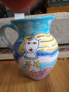 lot 52 image: 8 Handpainted La Musa Italian Pottery JugVase