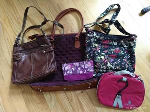 lot 93 image: Purse Lot