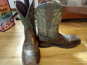 lot 109 image: Mens Size 9D Ariat Work Cowboy Boots