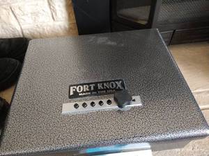 lot 114 image: Fort Knox Safe - 12 x 10 x 4