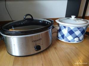 lot 134 image: 1 Large And 1 Small Crockpot