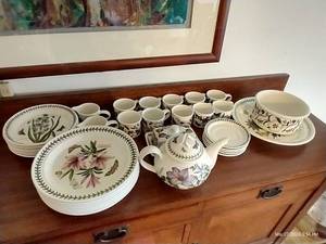lot 162 image: 36-Piece Set Of Portmeiron The Botanic Garden 1972 Dishes - NO CHIPS