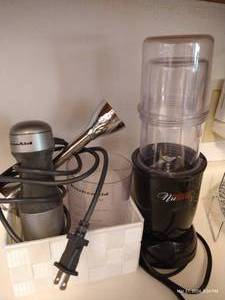 lot 165 image: Nuwave Blender And Kitchen Aid Immersion Blender