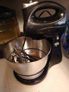 lot 175 image: Sunbeam Convertible Stand Or Handheld Mixer
