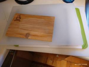 lot 181 image: Cutting Board Lot - 5 Cutting Boards And 1 Fish Smoker Board