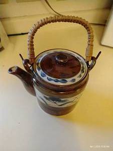 lot 191 image: Asian Teapot - Roughly 6 x 6