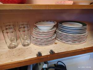 lot 196 image: Porsgrund Norwegian Christmas Dishes - 2 Styles