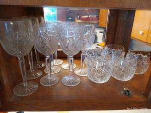 lot 210 image: Bottom Shelf Crystal Barware - 14 Pcs.