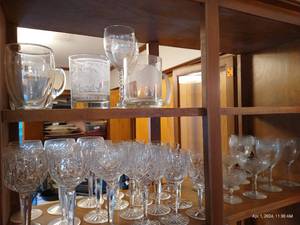 lot 212 image: Middle And Top Shelf Crystal Barware - 21 Pcs. Clear And 9 Pcs. Etched