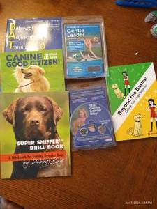 lot 250 image: Gentle Leader (Size L) And Dog Training Books