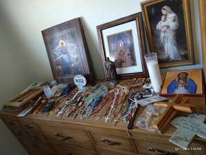 lot 291 image: HUGE Lot Of Religious Artwork, Crucifixes, Rosaries, Etc.