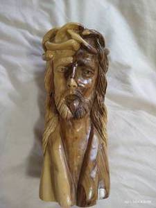 lot 325 image: Carved Olive Wood Bust Of Jesus