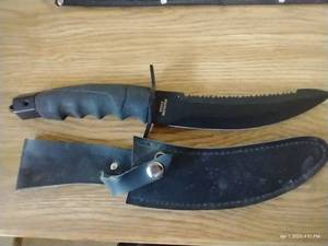 lot 338 image: Ridge Runner Knife - 13.25 Long With 7.25 Blade