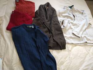 lot 353 image: Mens Sweater Lot - 3 Oscar De La Renta (Size L), 1 Eddie Bauer (Size M), 1 Woolrich (Size XXL)