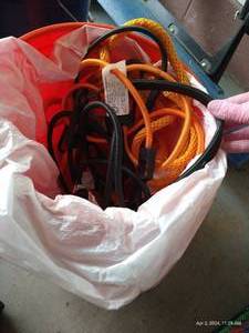 lot 379 image: Bucket of Cables, Bungees & Rope