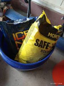 lot 380 image: Bucket of Salt Melt - Multiple Brands