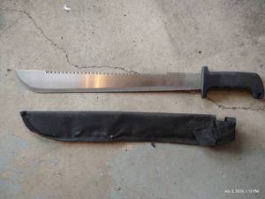 lot 393 image: Machete & Sheath