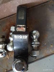 lot 403 image: Hitch Lot - (4) Balls  Rigid Hitch