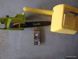 lot 430 image: Two Chainsaws & New Chain