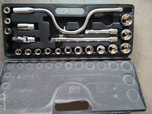 lot 433 image: Ratchet Set