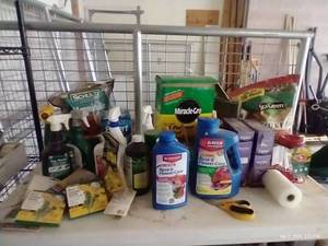 lot 452 image: Large Garden & Lawn Care Lot
