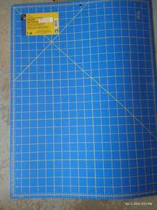 lot 460 image: Dritz Cutting Mat