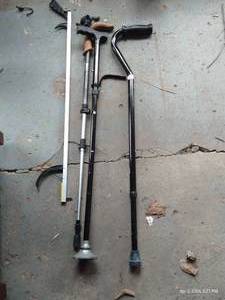 lot 487 image: Canes, Grabber & Walking Stick