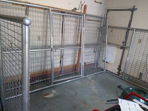 lot 509 image: Large Dog Kennel Panels