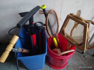 lot 517 image: Bin of Air Pumps & Outdoor Sports Items