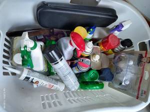 lot 519 image: Basket of Chemical Products & Garage Misc.
