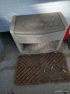 lot 521 image: Outdoor Boot Bench & Storage w Shoe Cleaning Lot