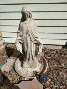 lot 522 image: Garden Statue & Ornament