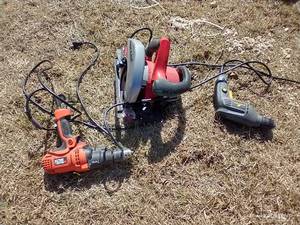 lot 577 image: Power Drills And SkilSaw