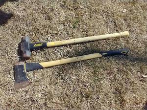 lot 581 image: Axe And Sledgehammer